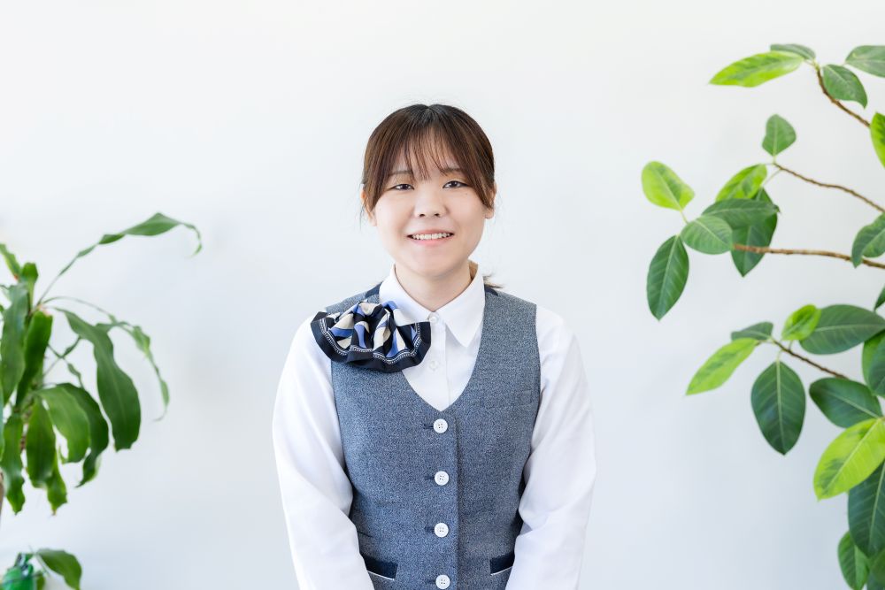 蔭岡　璃里亜